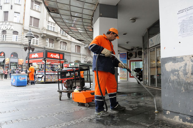 Недостатак запослених попуњавају сезонцима?!